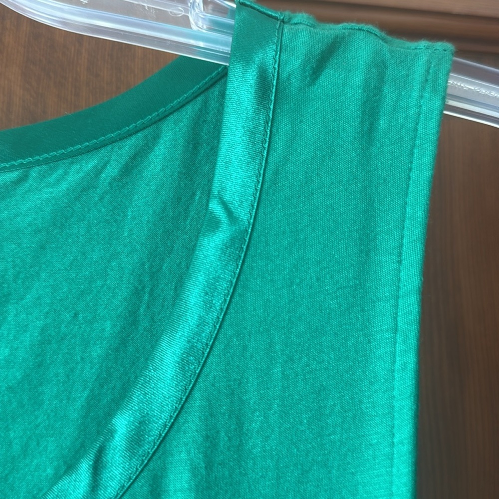 Women’s Top - Picture 3 of 4